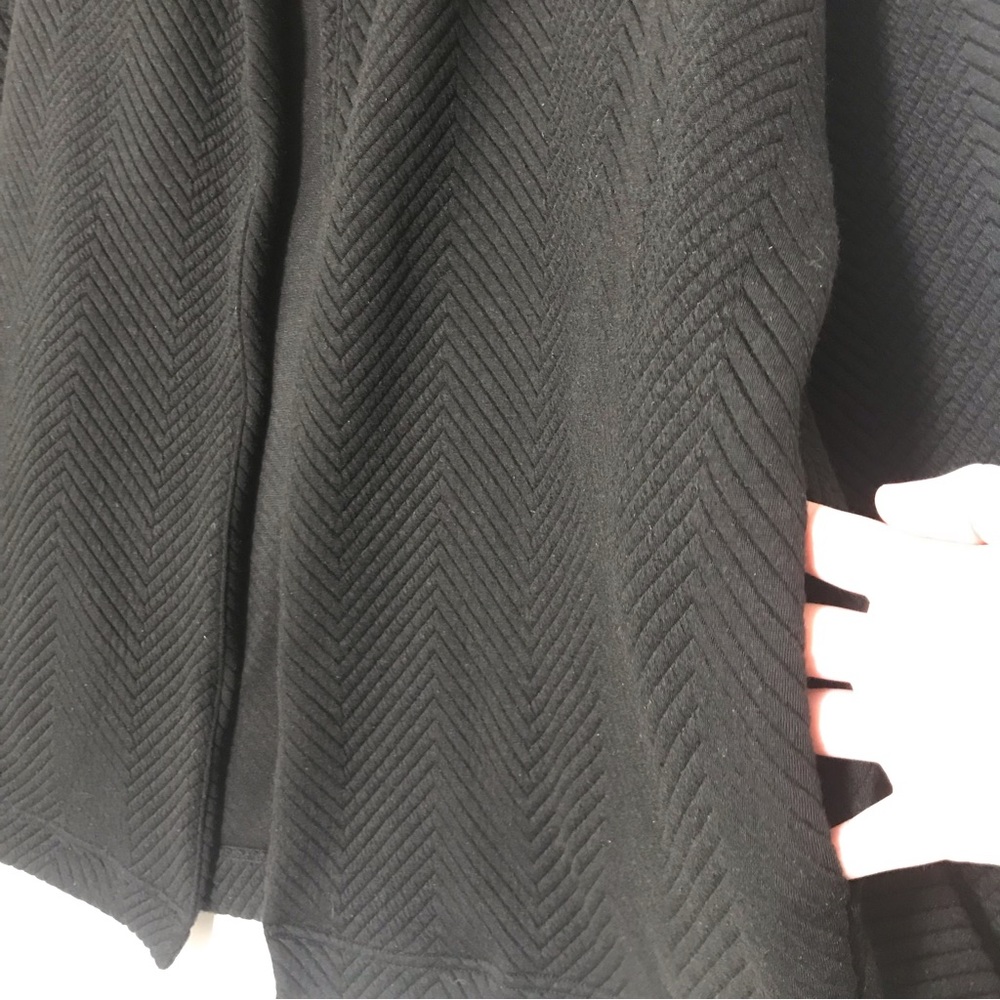 Fabletics Size Medium Vanessa Quilted Cardigan Black - Picture 5 of 7
